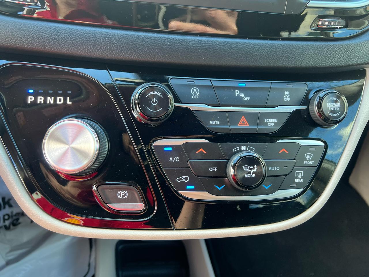 Chrysler Pacifica Touring L FWD 2018