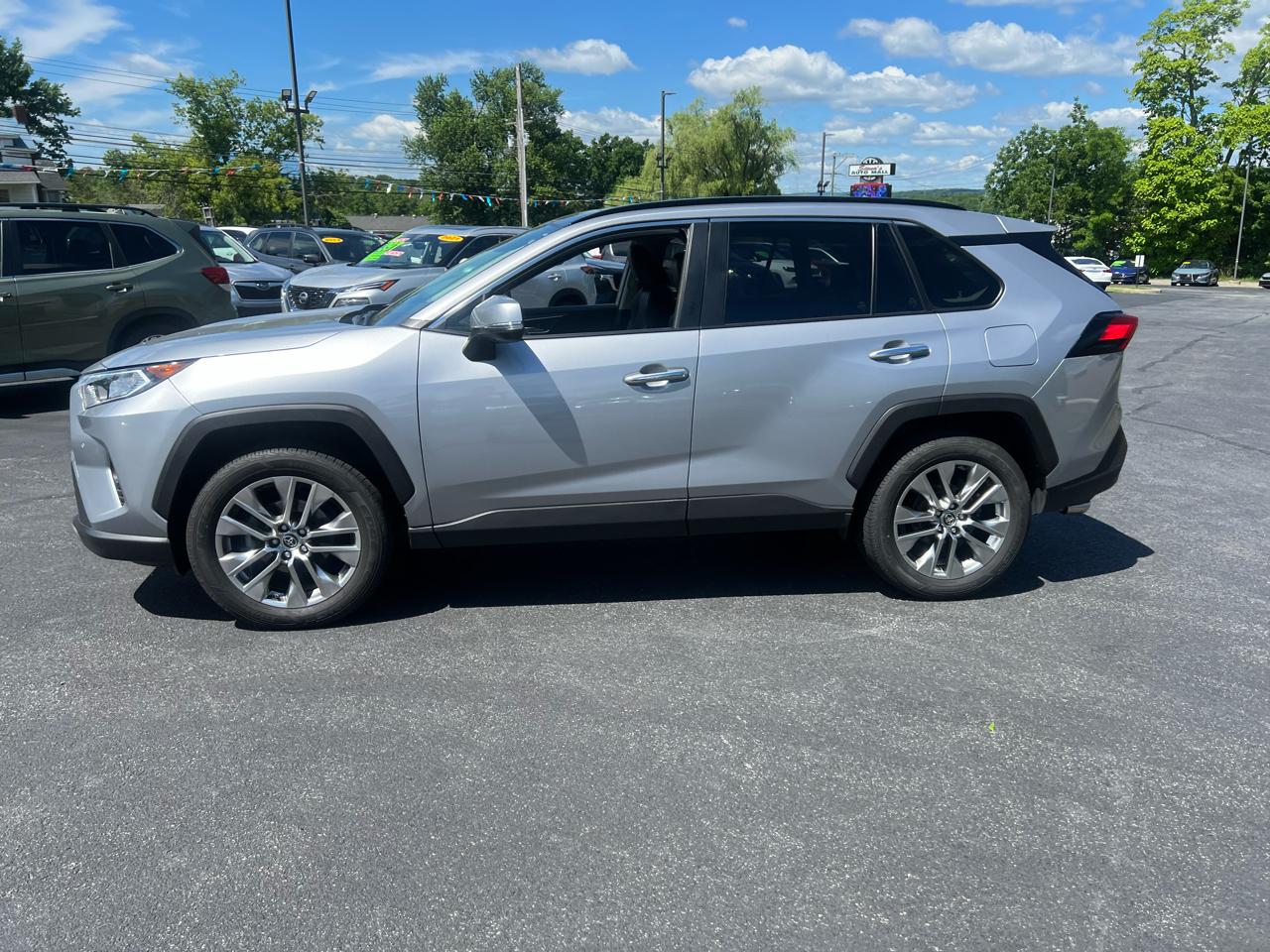 Toyota RAV4 Limited AWD (Natl) 2019