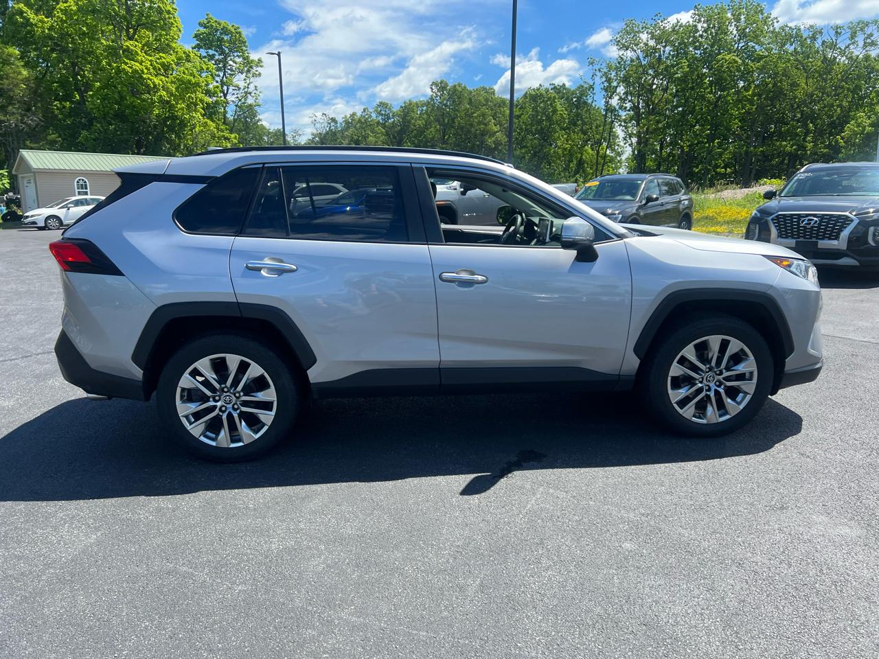Toyota RAV4 Limited AWD (Natl) 2019