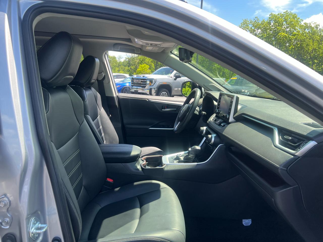 Toyota RAV4 Limited AWD (Natl) 2019