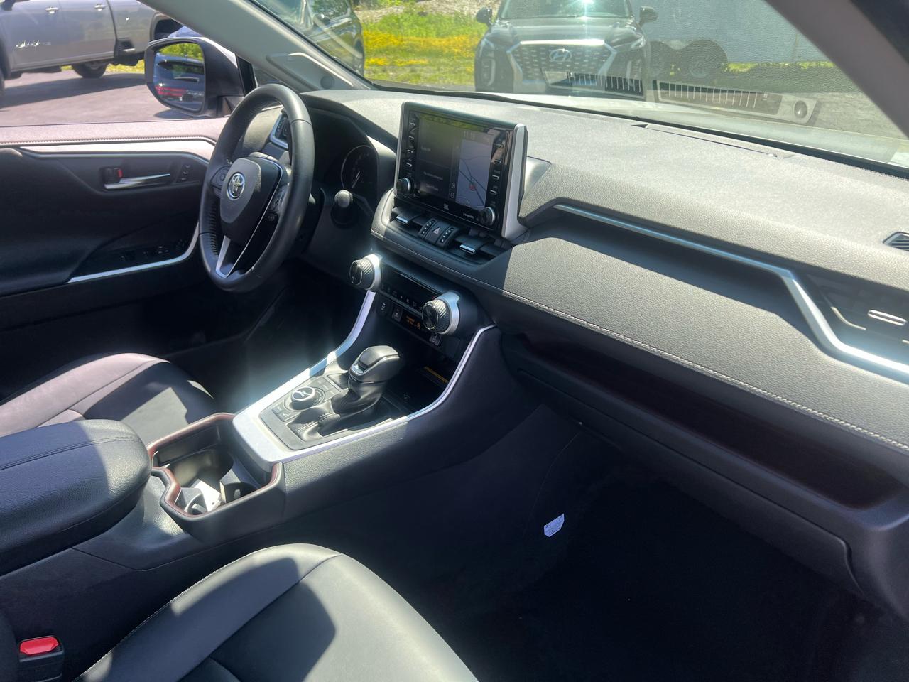 Toyota RAV4 Limited AWD (Natl) 2019
