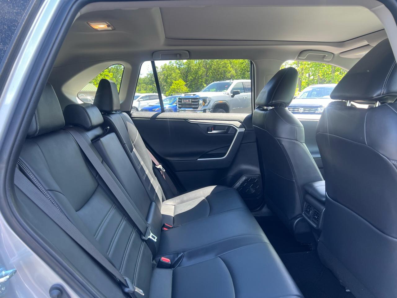 Toyota RAV4 Limited AWD (Natl) 2019