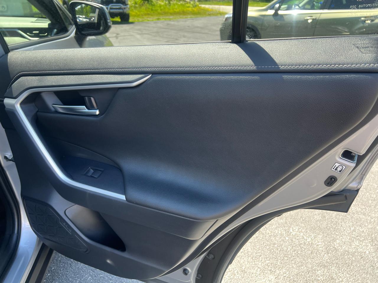 Toyota RAV4 Limited AWD (Natl) 2019