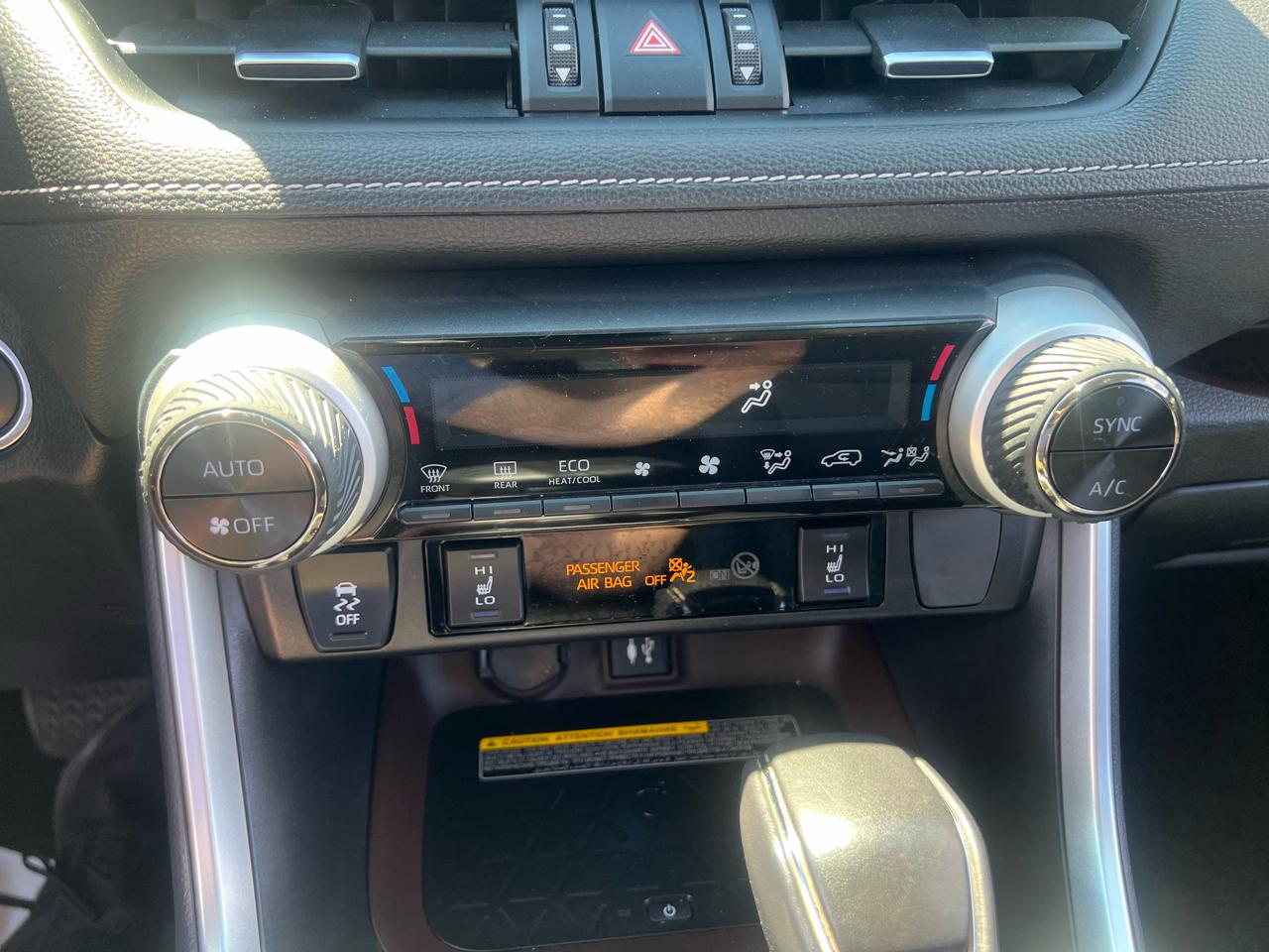 Toyota RAV4 Limited AWD (Natl) 2019