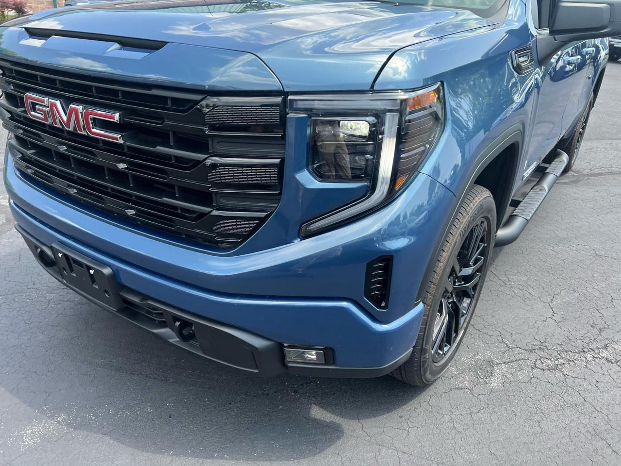 GMC Sierra 1500 4WD Double Cab 147" Elevation w/3SB 2026