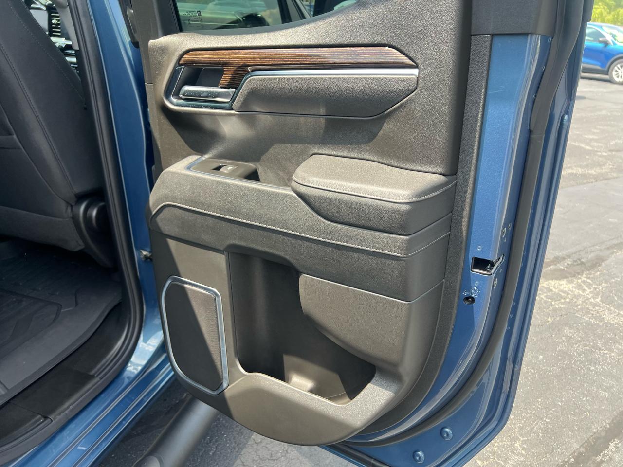 GMC Sierra 1500 4WD Double Cab 147" Elevation w/3SB 2026