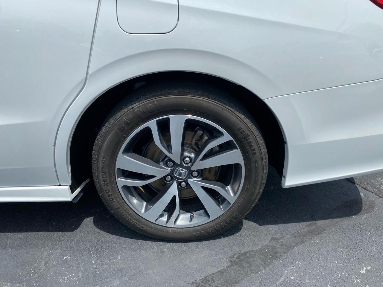 Honda Odyssey Touring Auto 2022