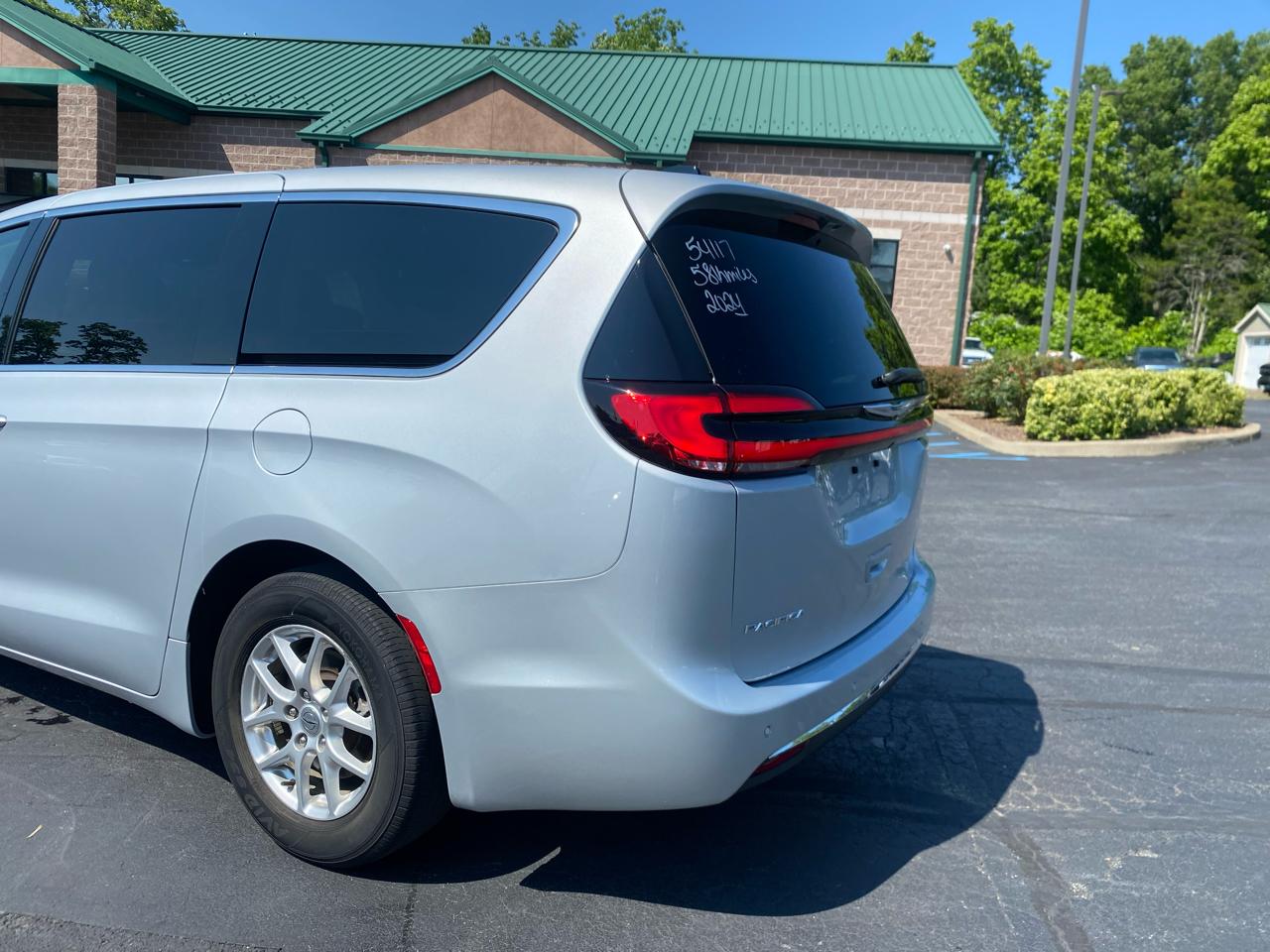 Chrysler Pacifica Touring L FWD 2024