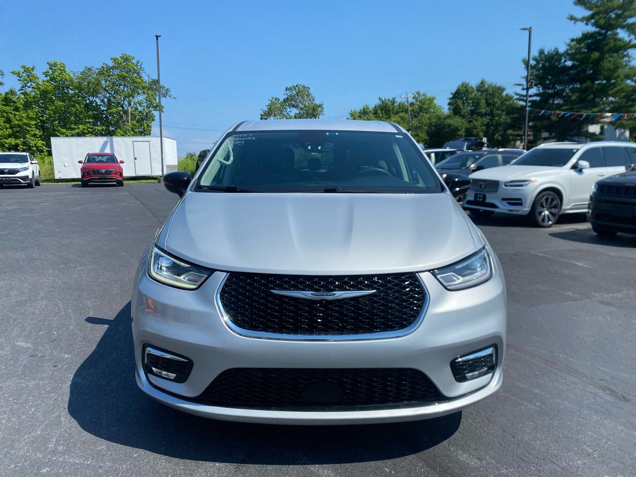 Chrysler Pacifica Touring L FWD 2024