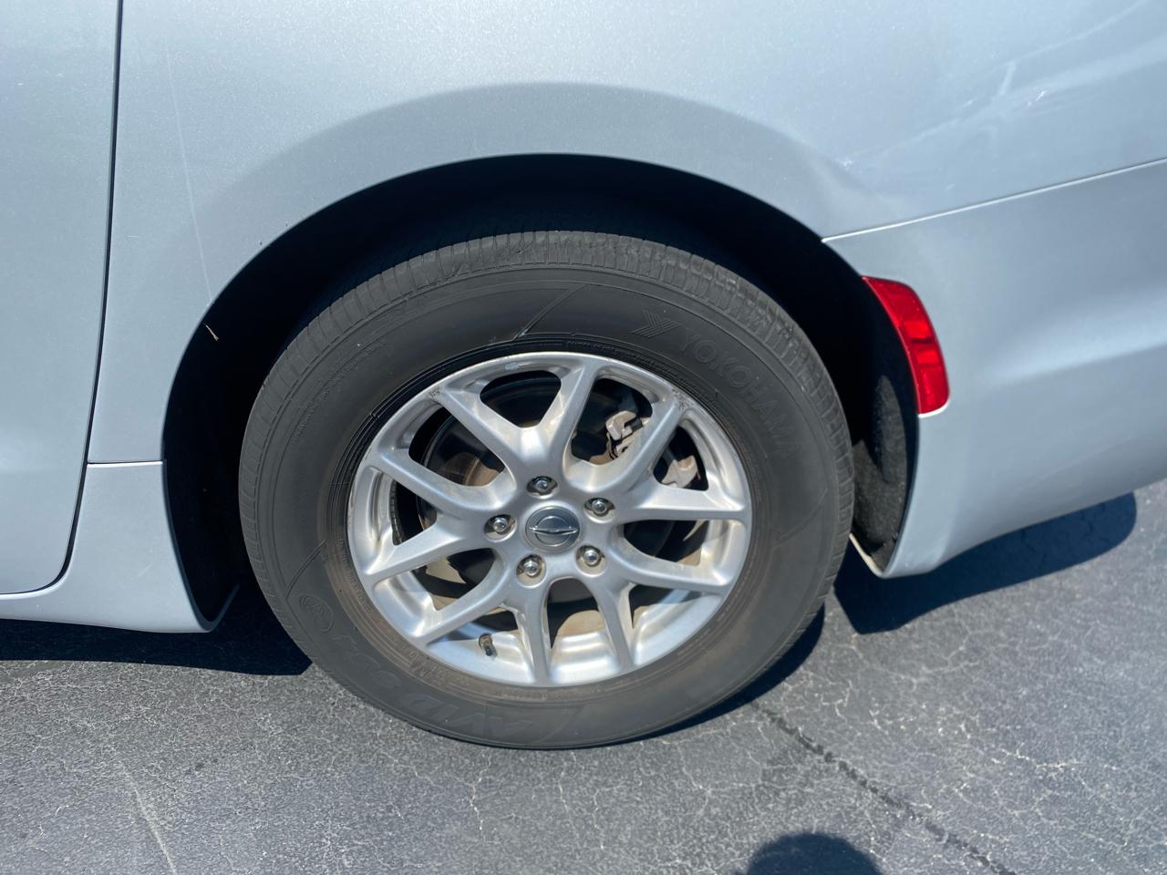 Chrysler Pacifica Touring L FWD 2024