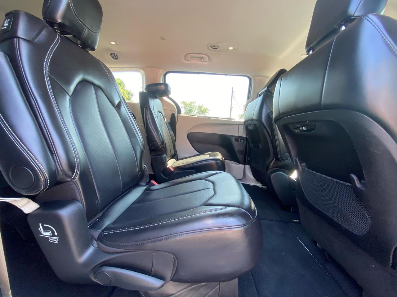 Chrysler Pacifica Touring L FWD 2024
