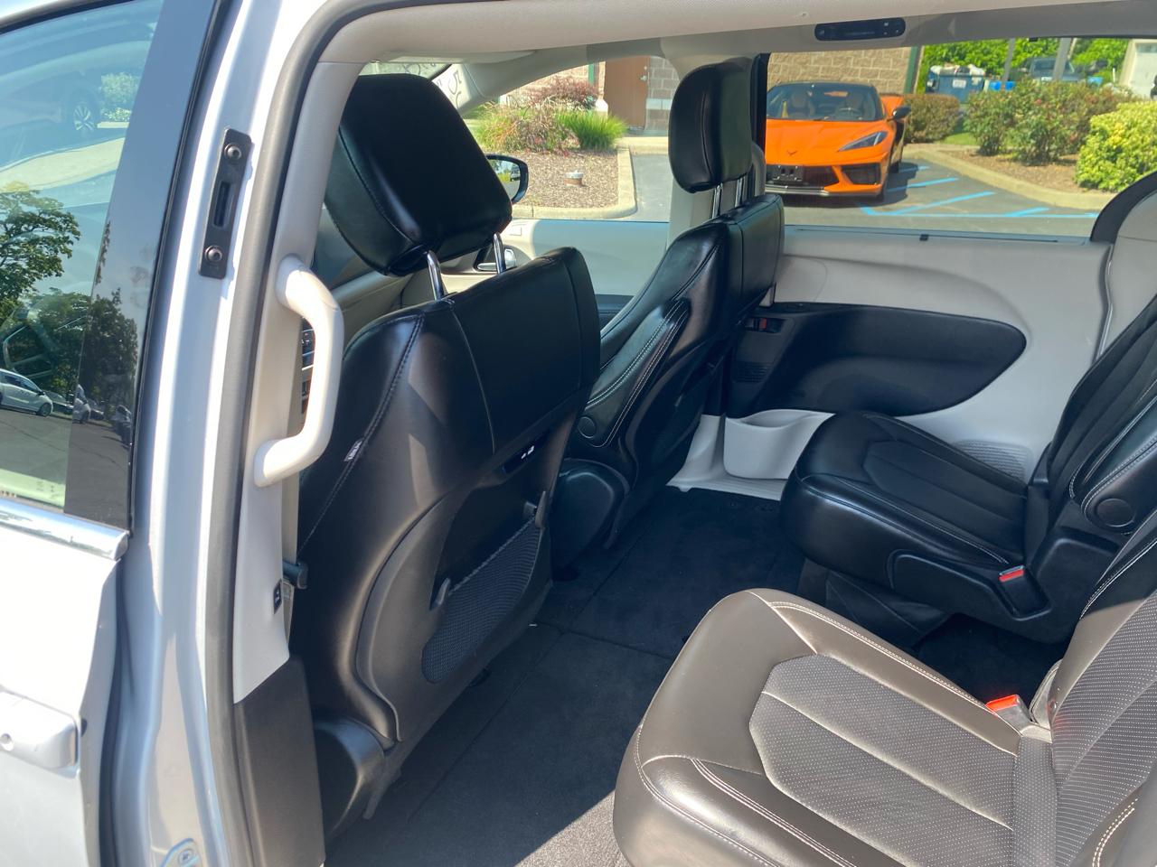 Chrysler Pacifica Touring L FWD 2024
