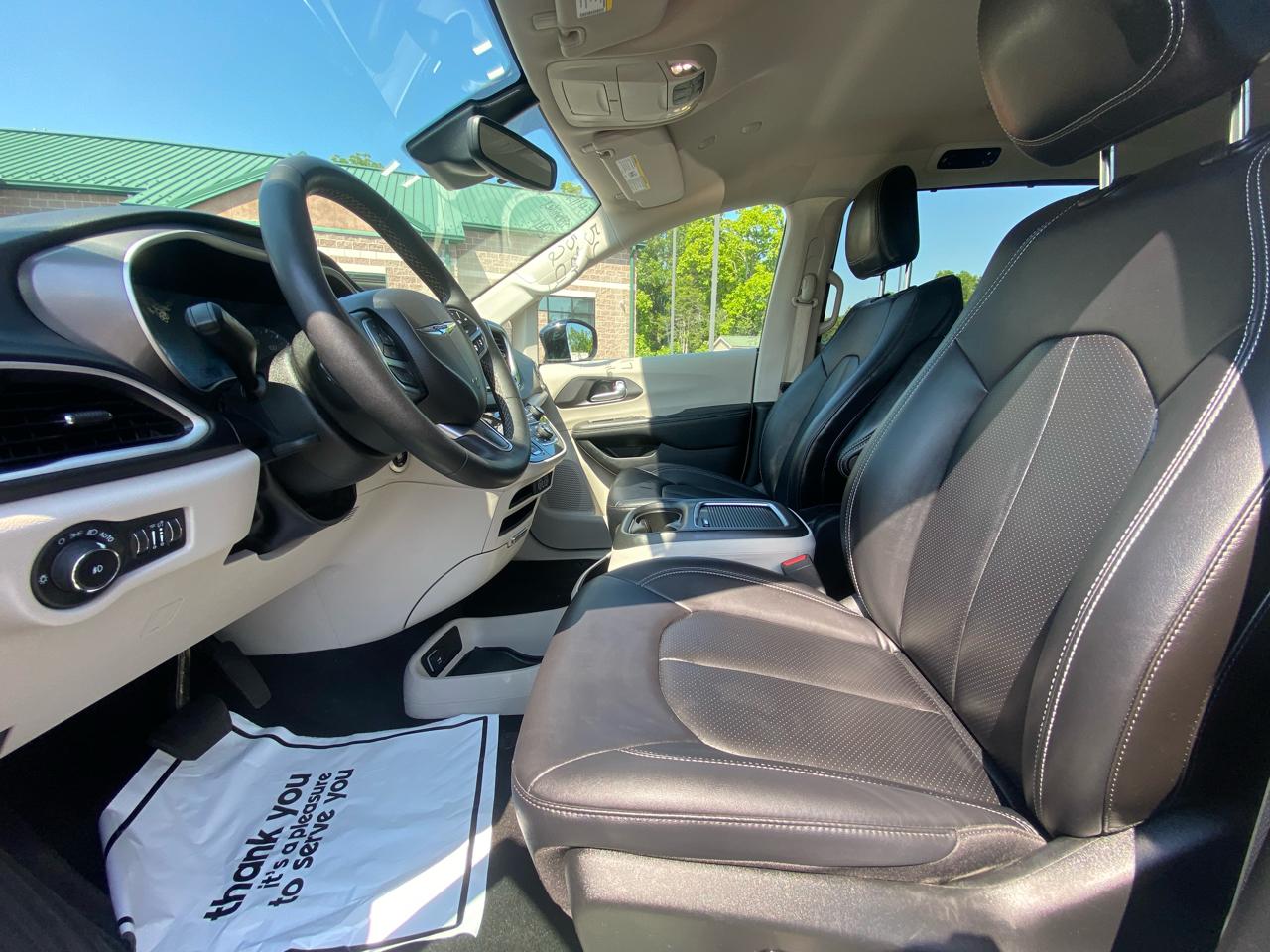 Chrysler Pacifica Touring L FWD 2024
