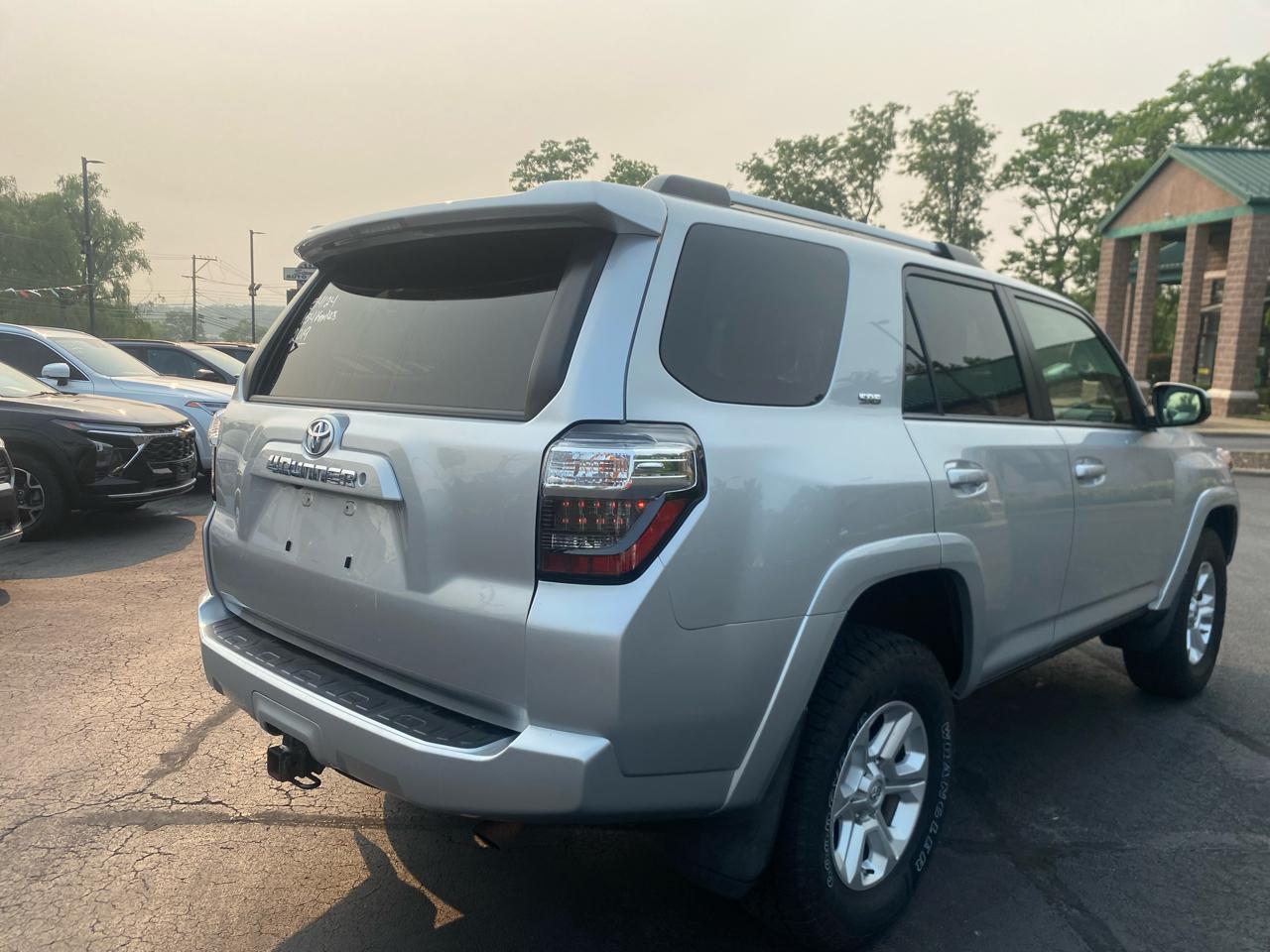 Toyota 4Runner SR5 4WD (Natl) 2019