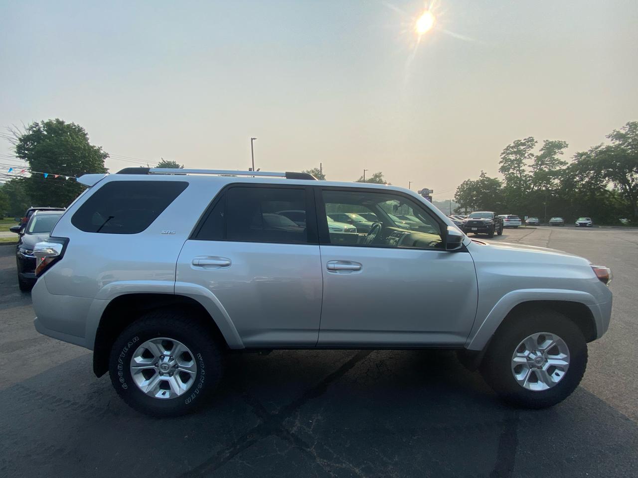 Toyota 4Runner SR5 4WD (Natl) 2019