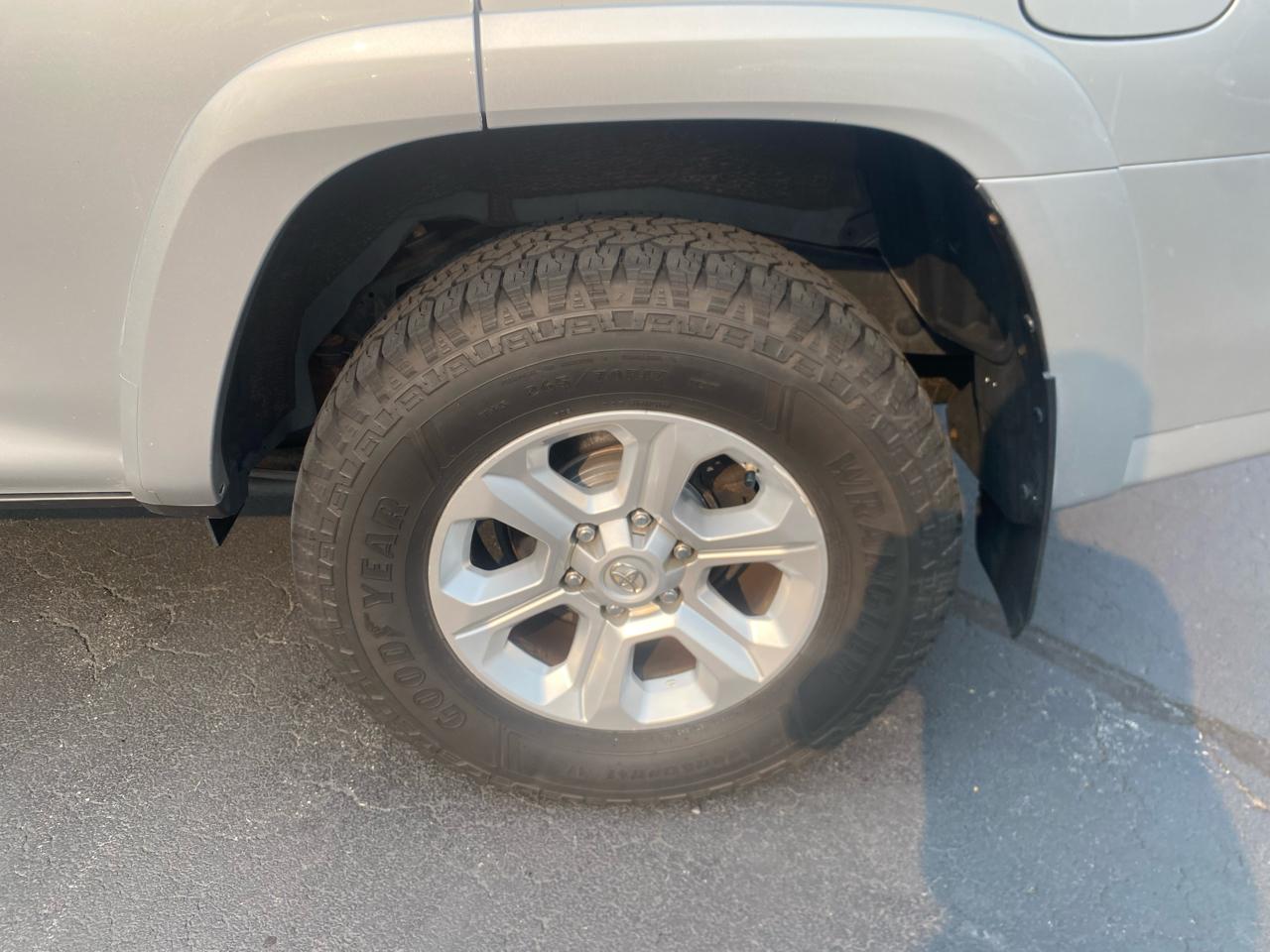 Toyota 4Runner SR5 4WD (Natl) 2019