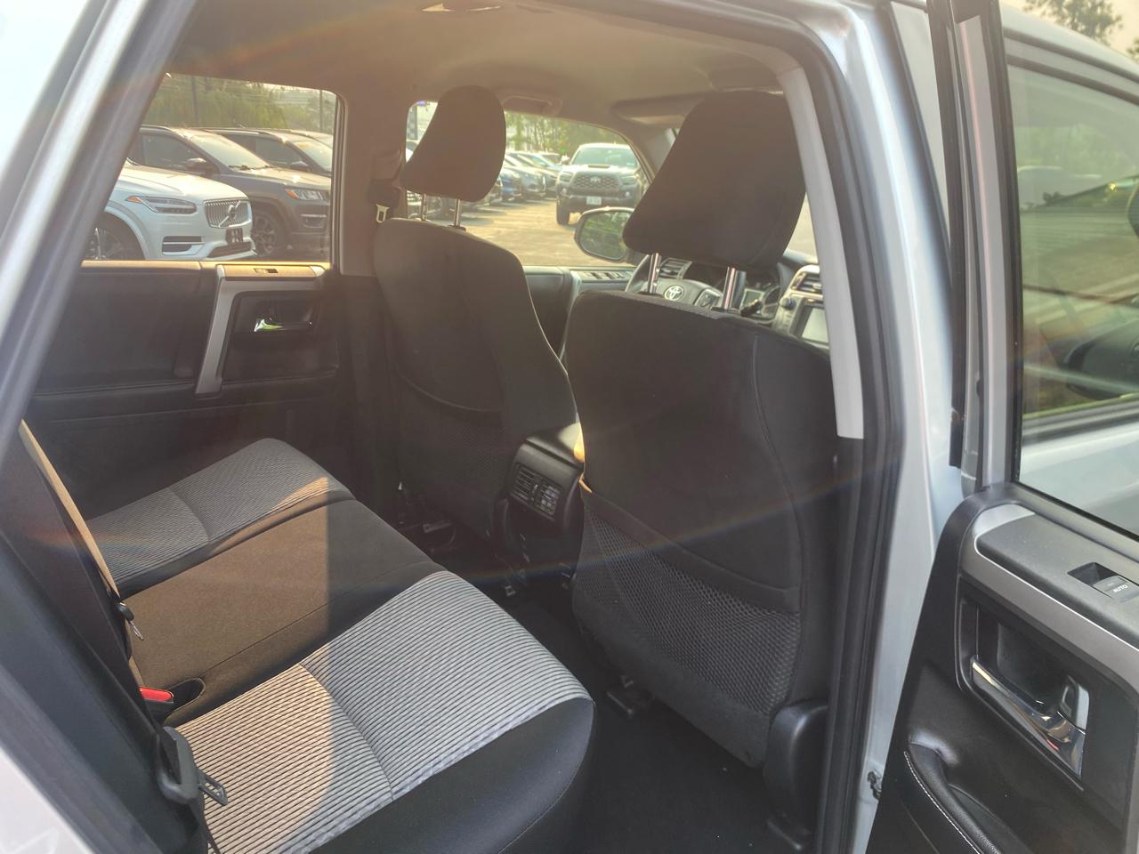 Toyota 4Runner SR5 4WD (Natl) 2019