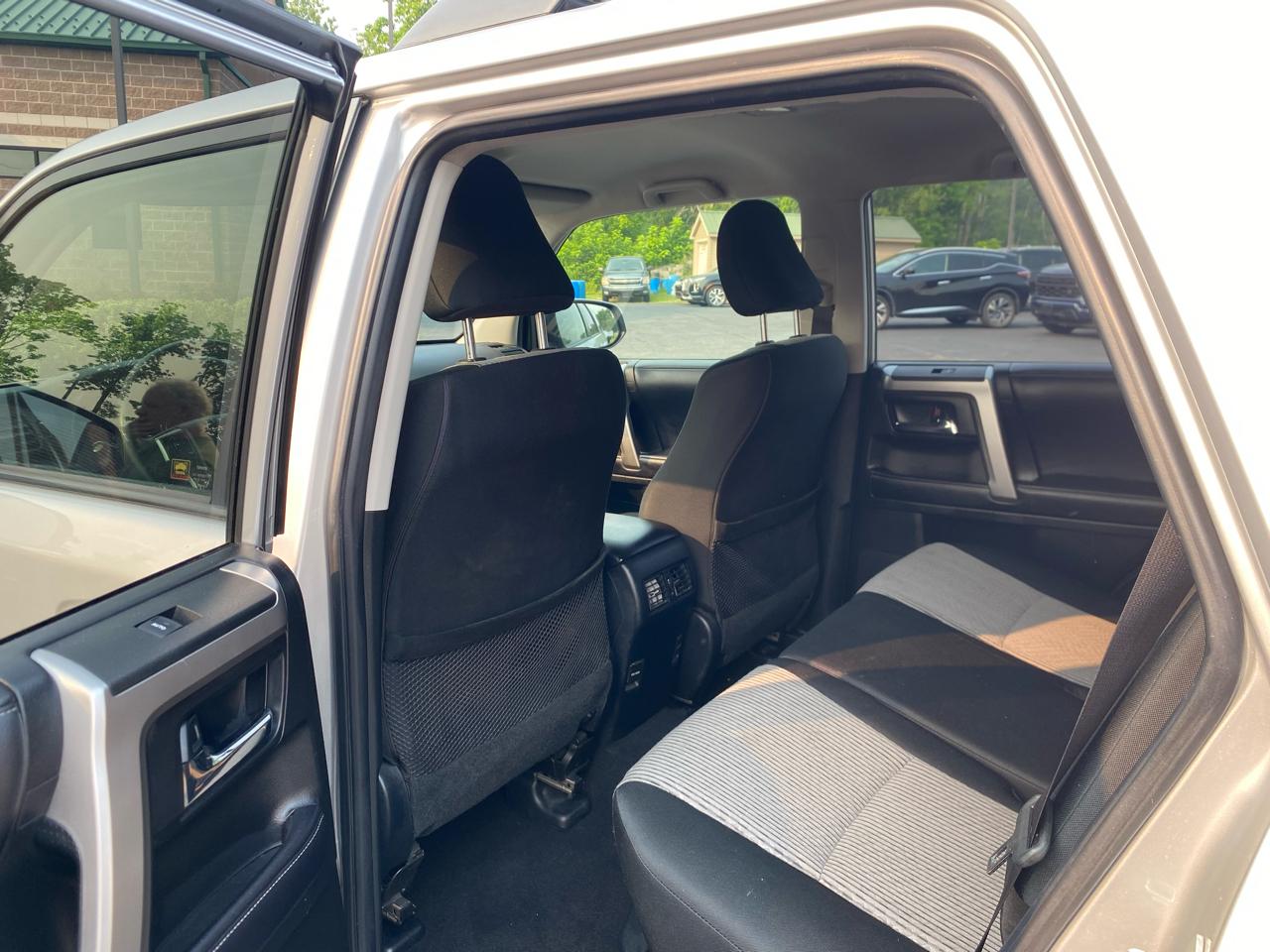 Toyota 4Runner SR5 4WD (Natl) 2019