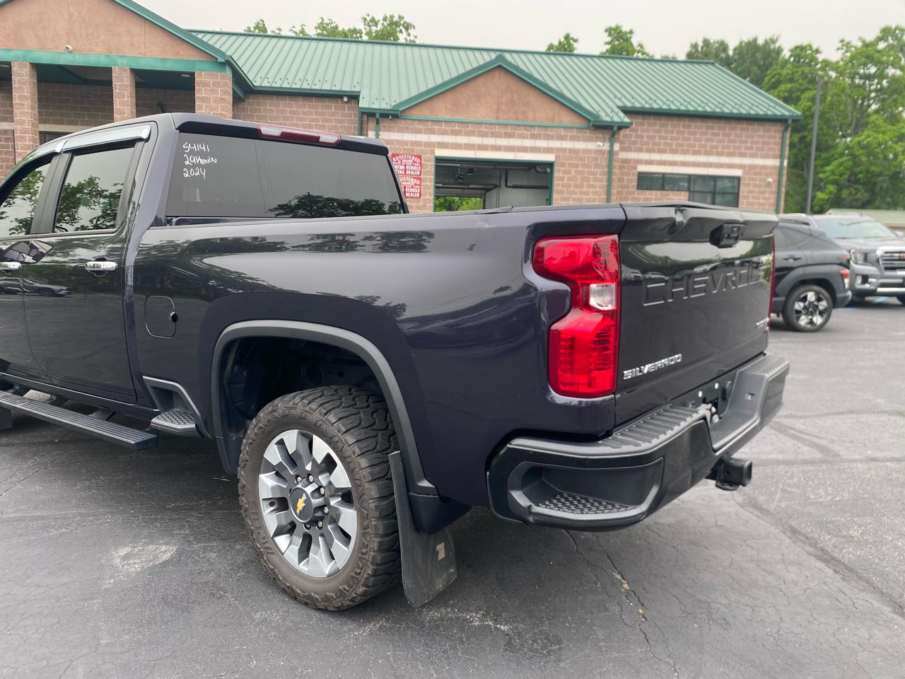 Chevrolet Silverado 2500HD 4WD Crew Cab 159" Custom 2024