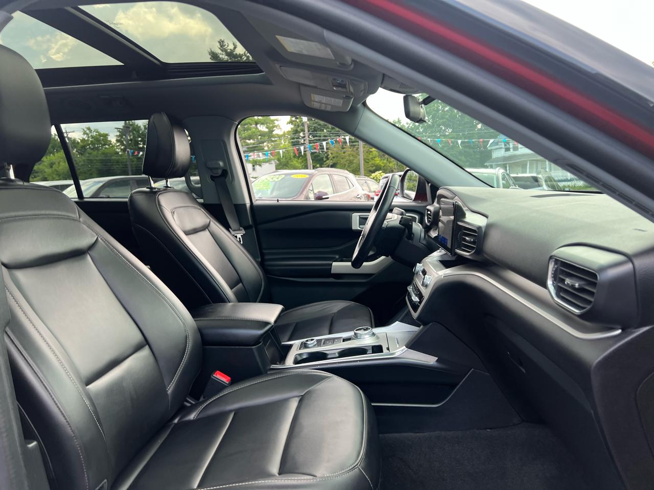Ford Explorer XLT 4WD 2022