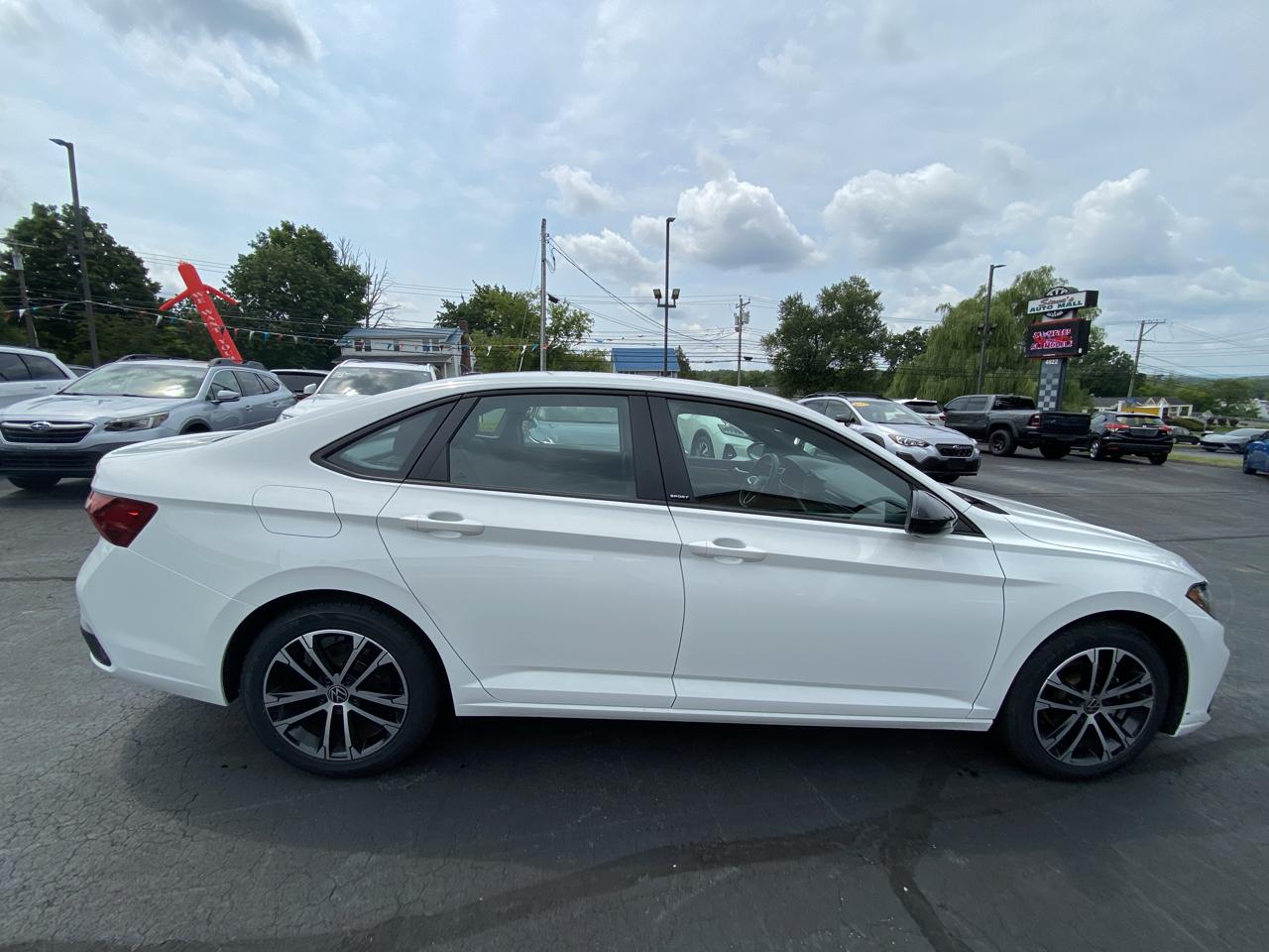 Volkswagen Jetta Sport Auto 2025
