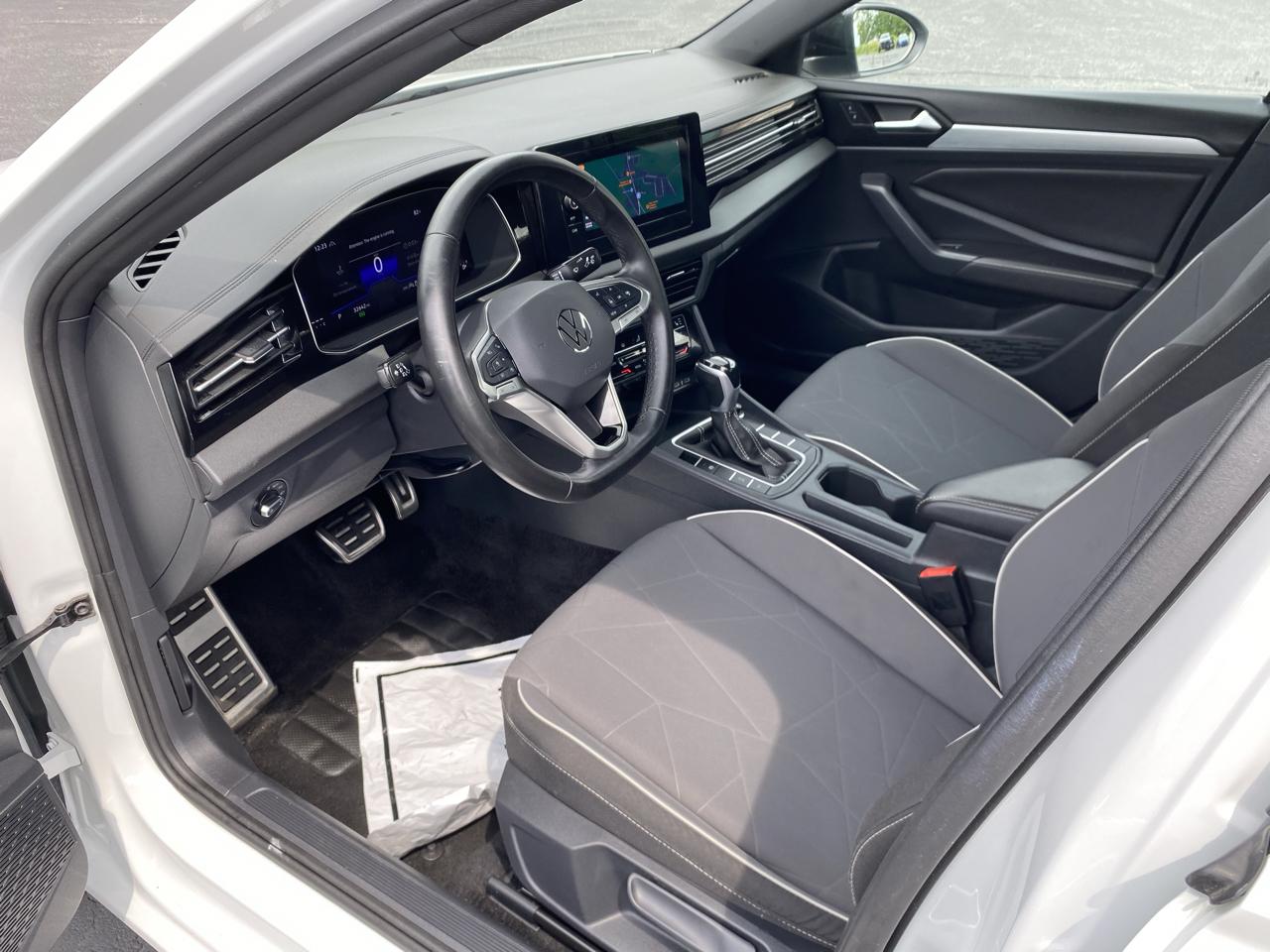 Volkswagen Jetta Sport Auto 2025
