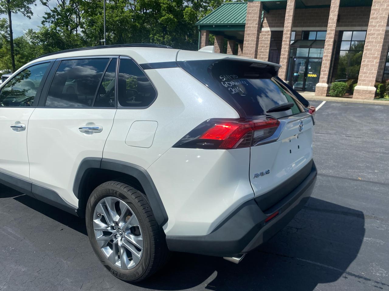 Toyota RAV4 Limited AWD (Natl) 2019