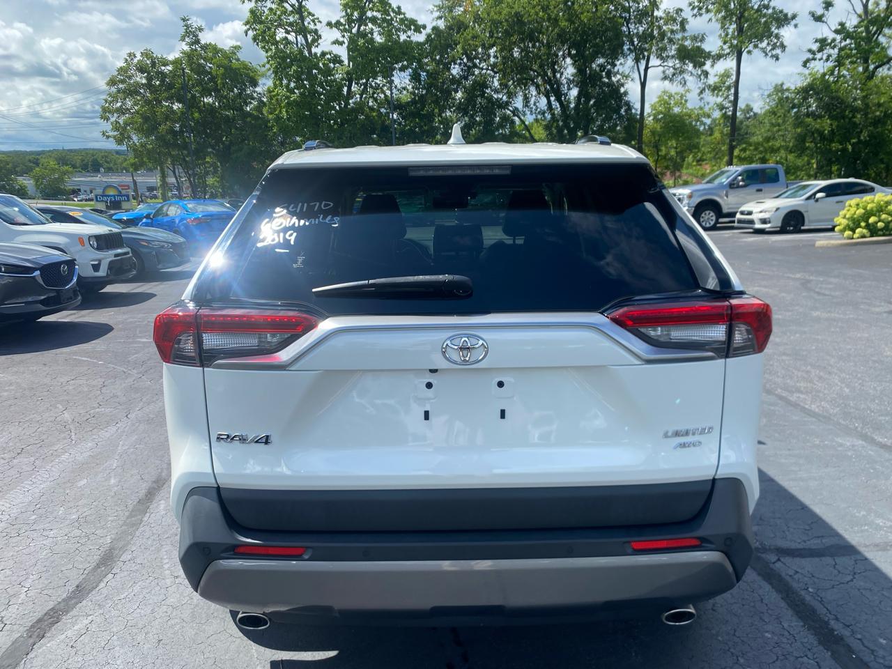 Toyota RAV4 Limited AWD (Natl) 2019