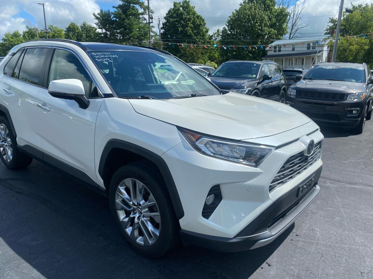Toyota RAV4 Limited AWD (Natl) 2019
