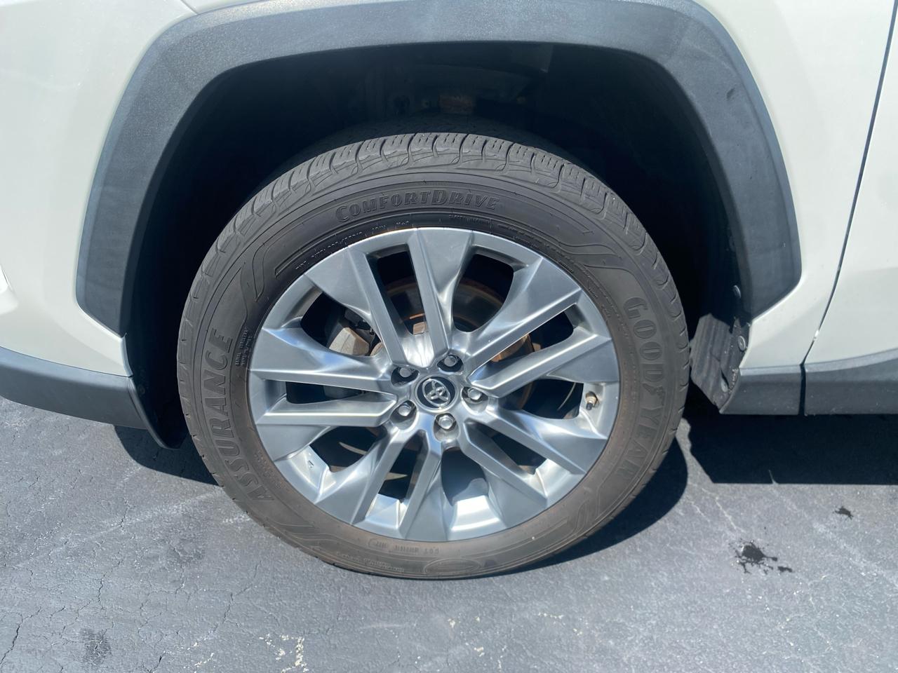 Toyota RAV4 Limited AWD (Natl) 2019