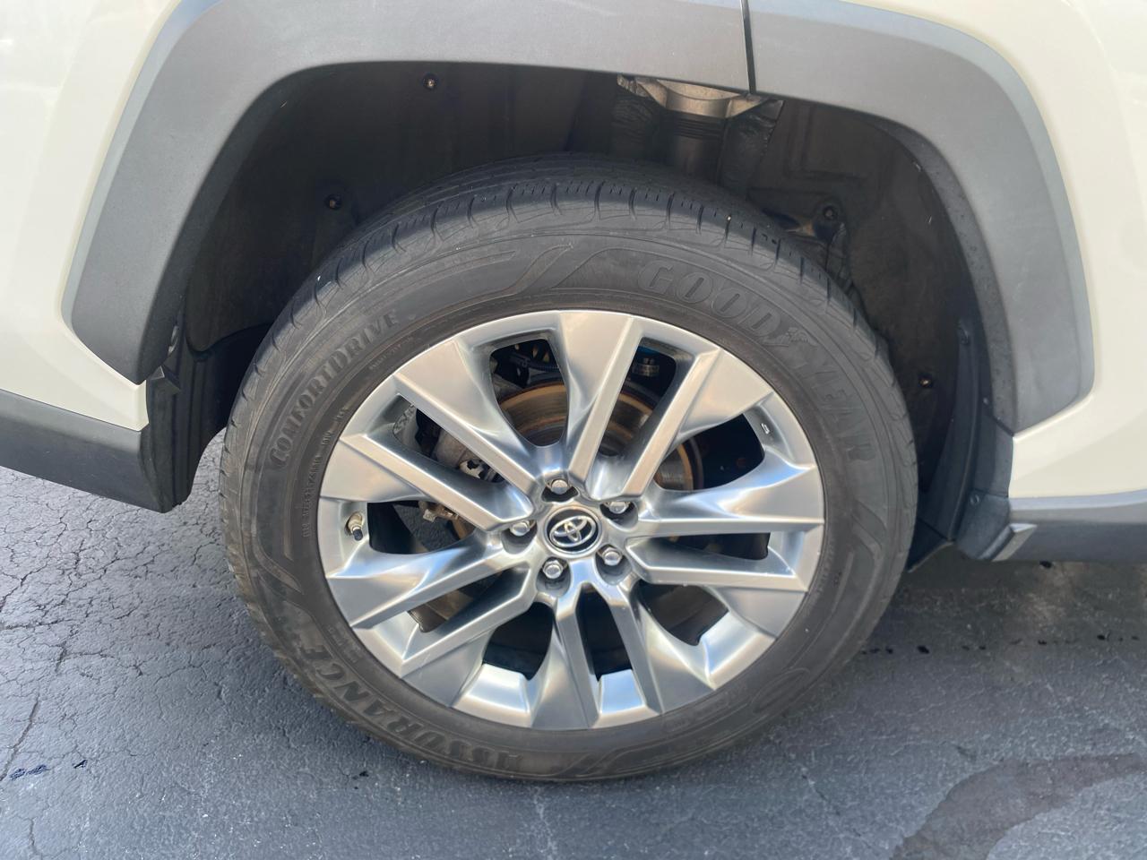 Toyota RAV4 Limited AWD (Natl) 2019