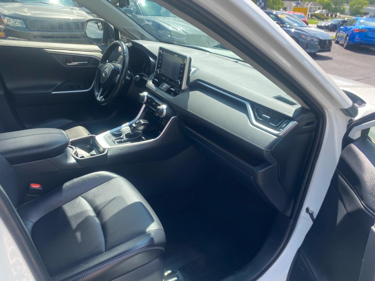 Toyota RAV4 Limited AWD (Natl) 2019
