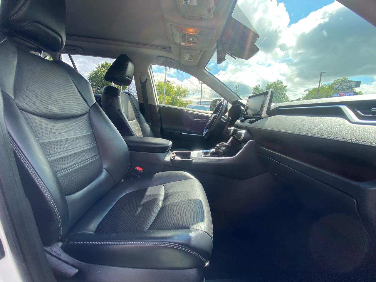 Toyota RAV4 Limited AWD (Natl) 2019
