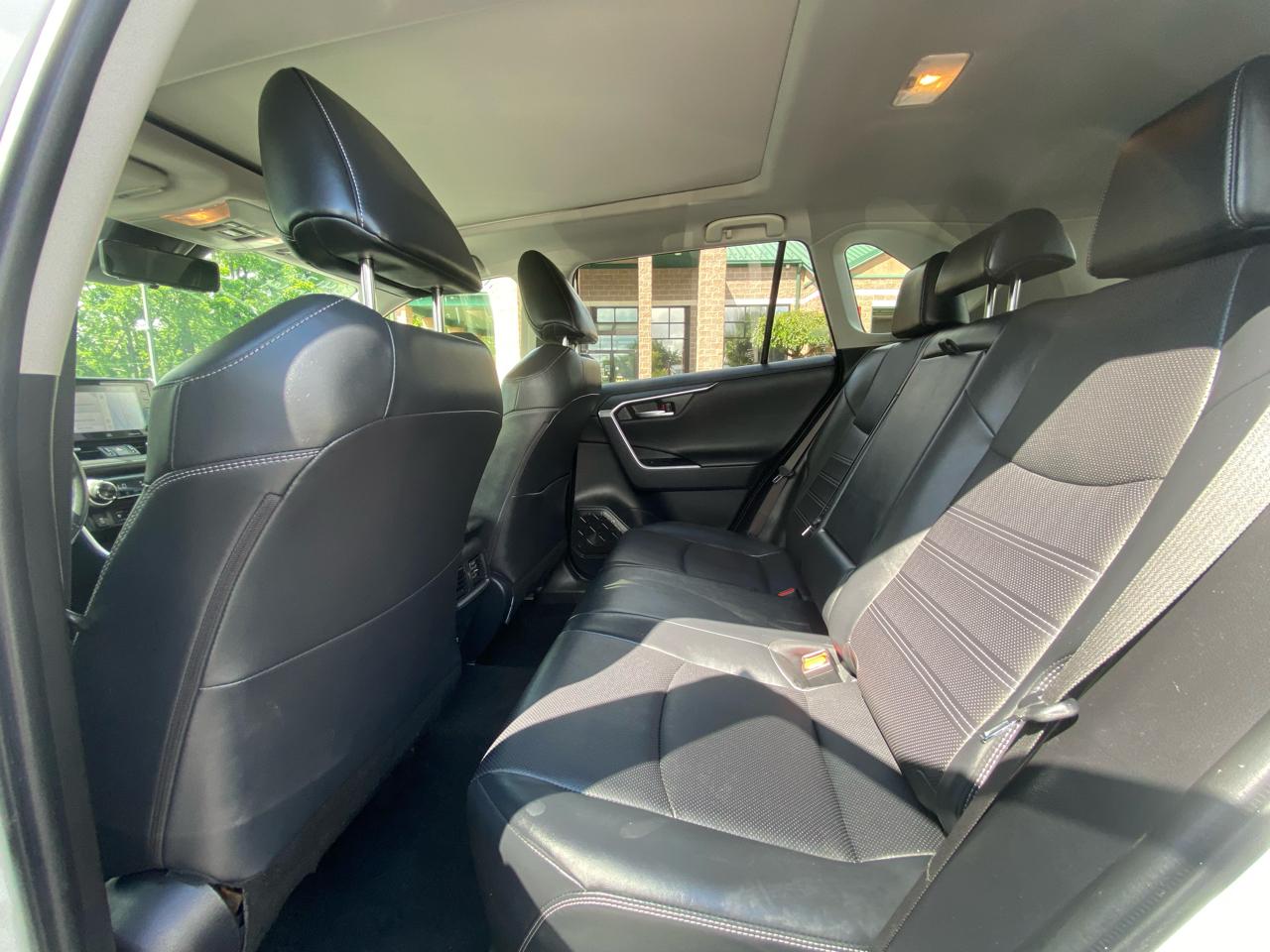 Toyota RAV4 Limited AWD (Natl) 2019