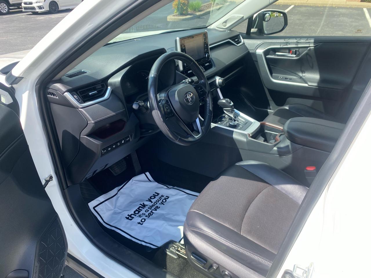 Toyota RAV4 Limited AWD (Natl) 2019