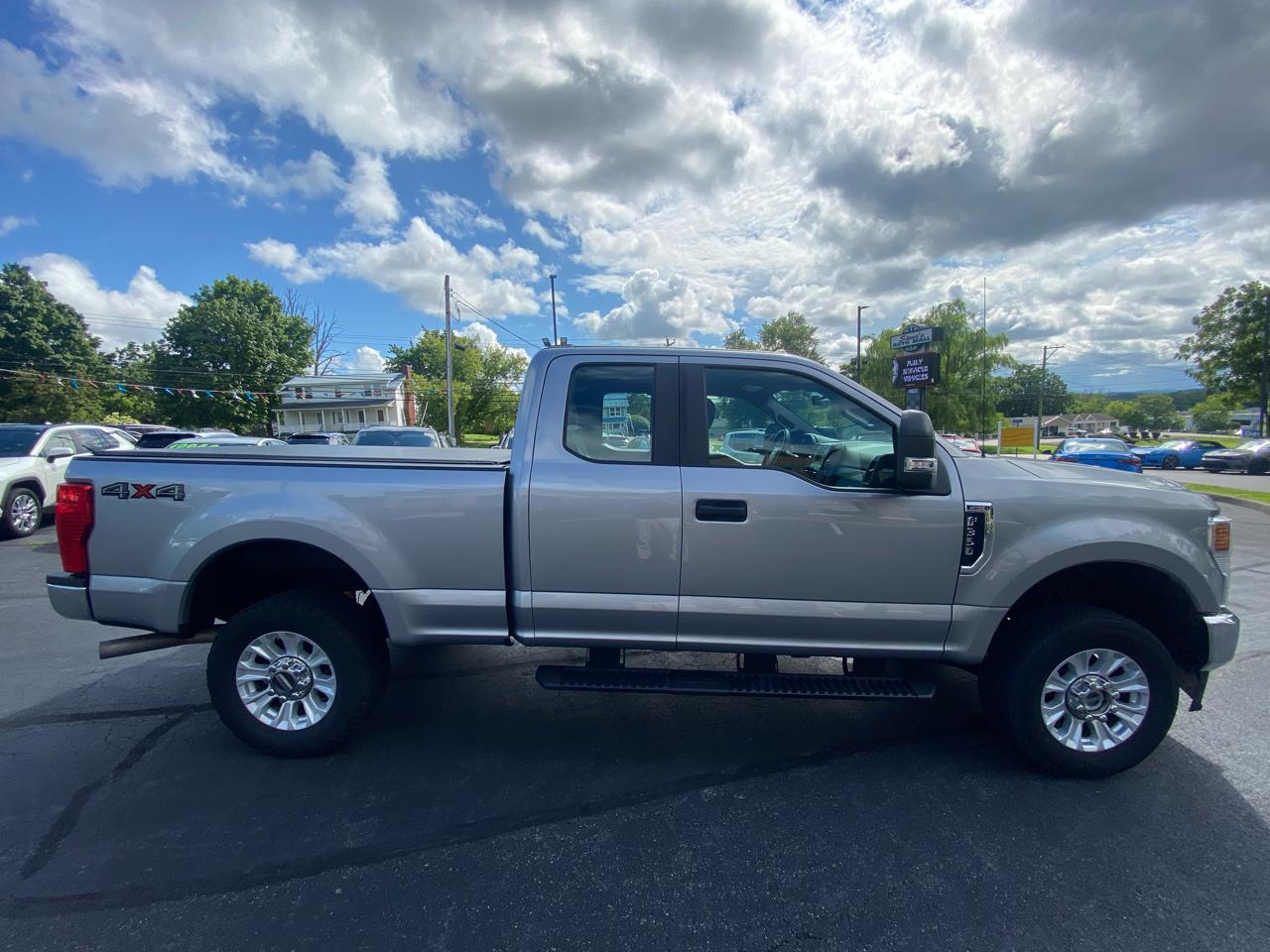 Ford Super Duty F-350 SRW XL 4WD SuperCab 8' Box 2020