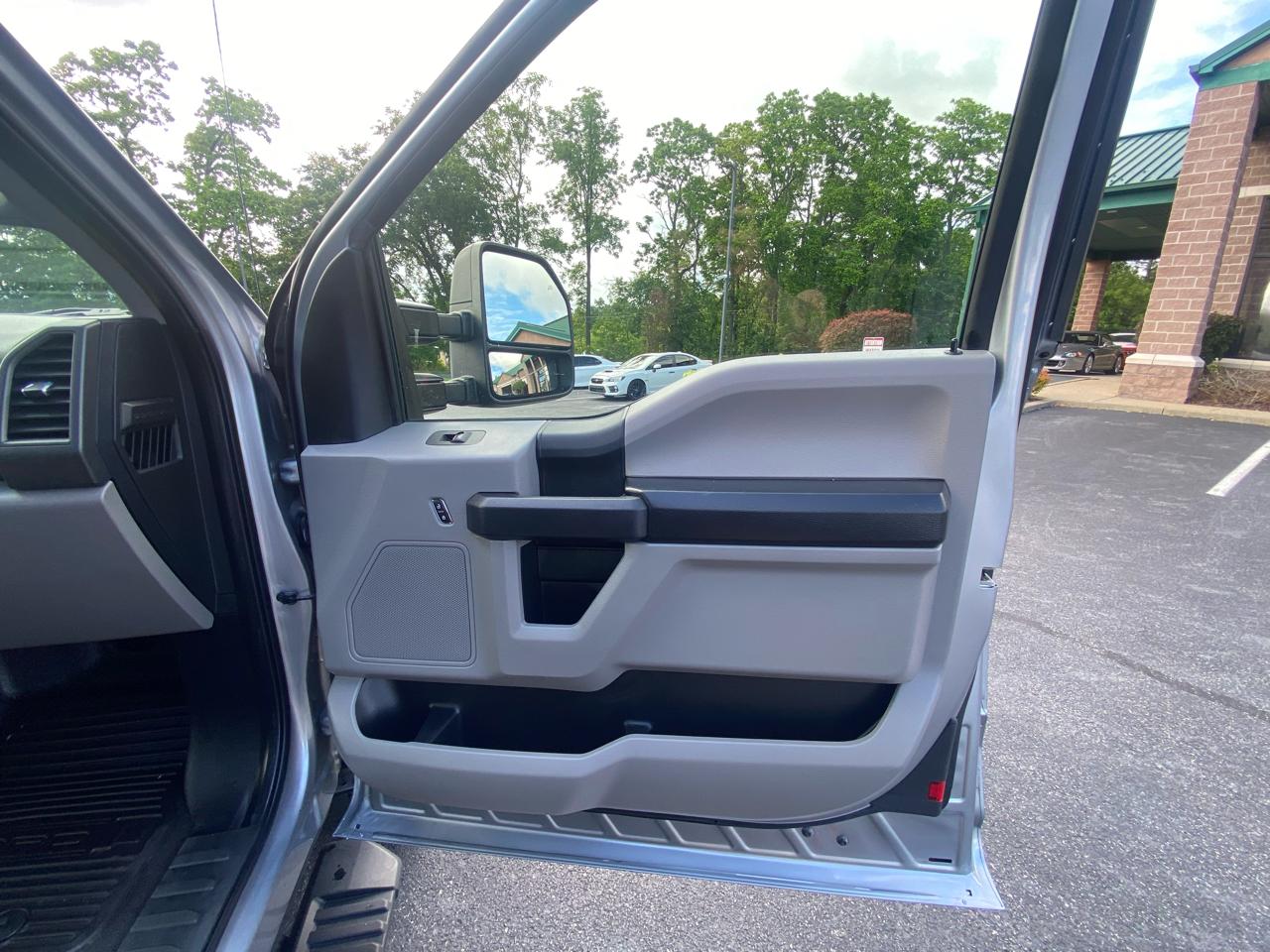 Ford Super Duty F-350 SRW XL 4WD SuperCab 8' Box 2020