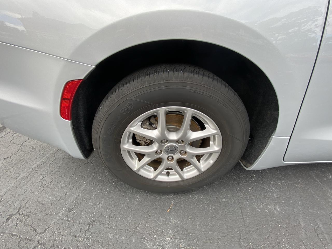 Chrysler Pacifica Touring L FWD 2024