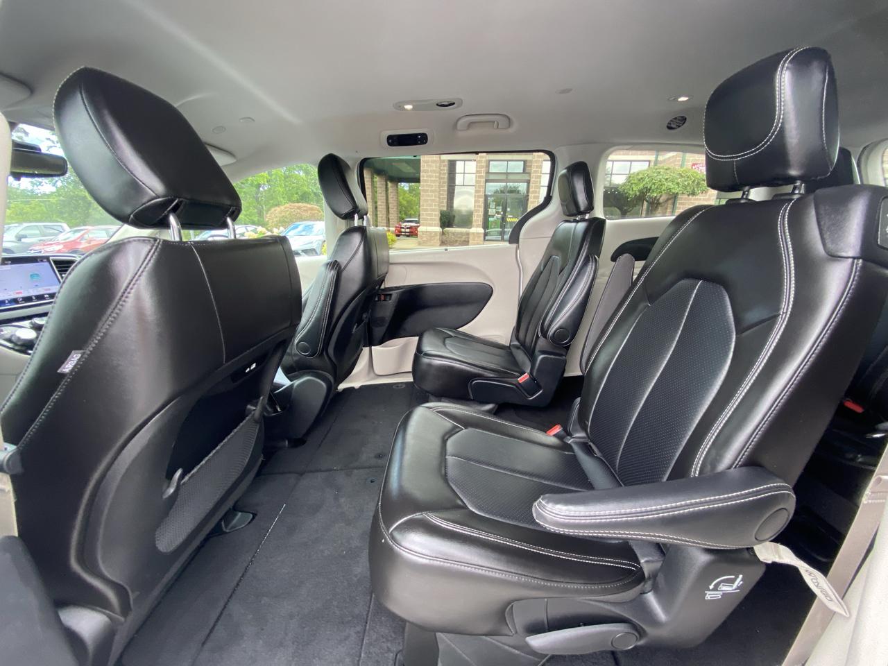 Chrysler Pacifica Touring L FWD 2024