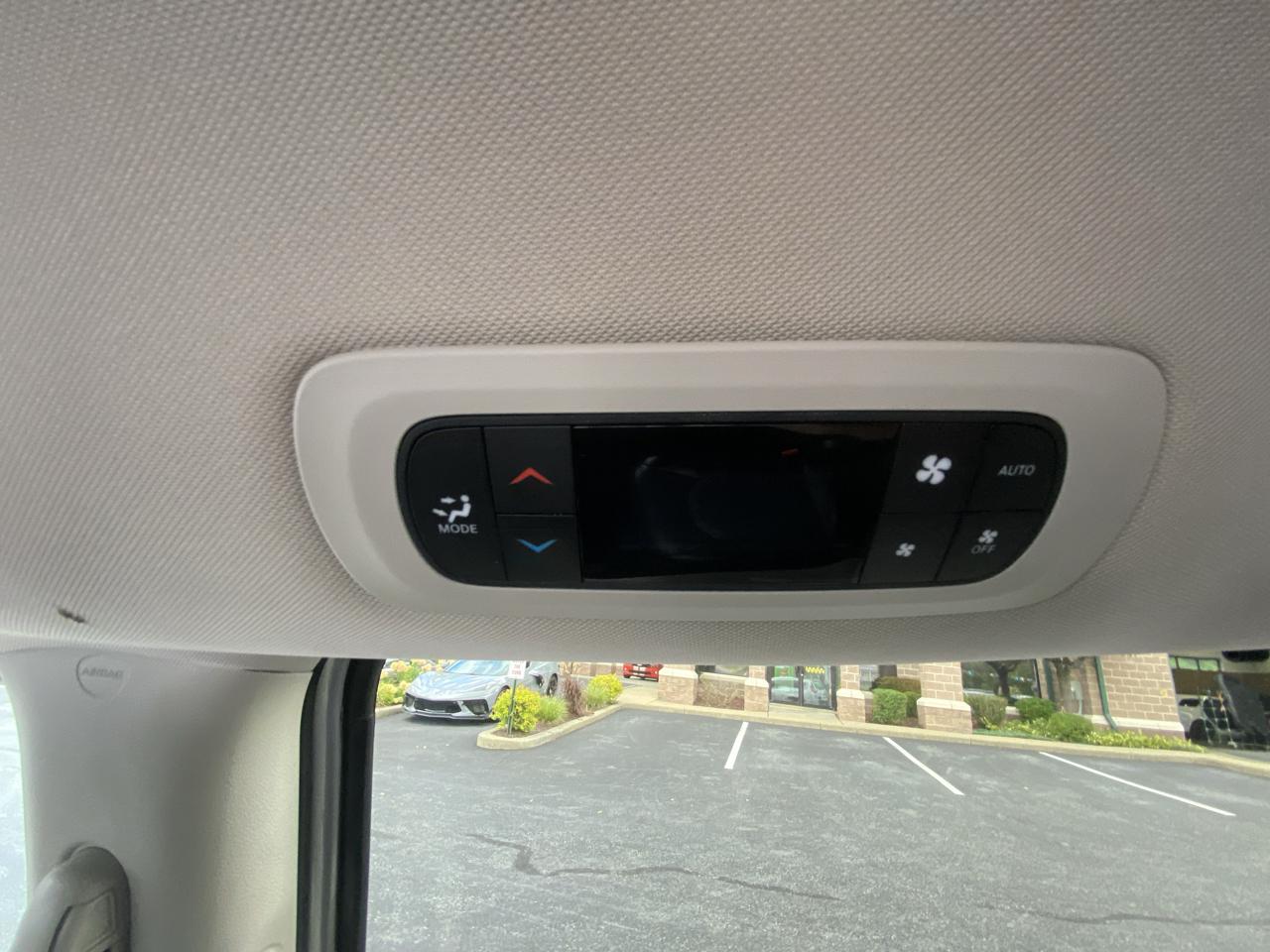 Chrysler Pacifica Touring L FWD 2024