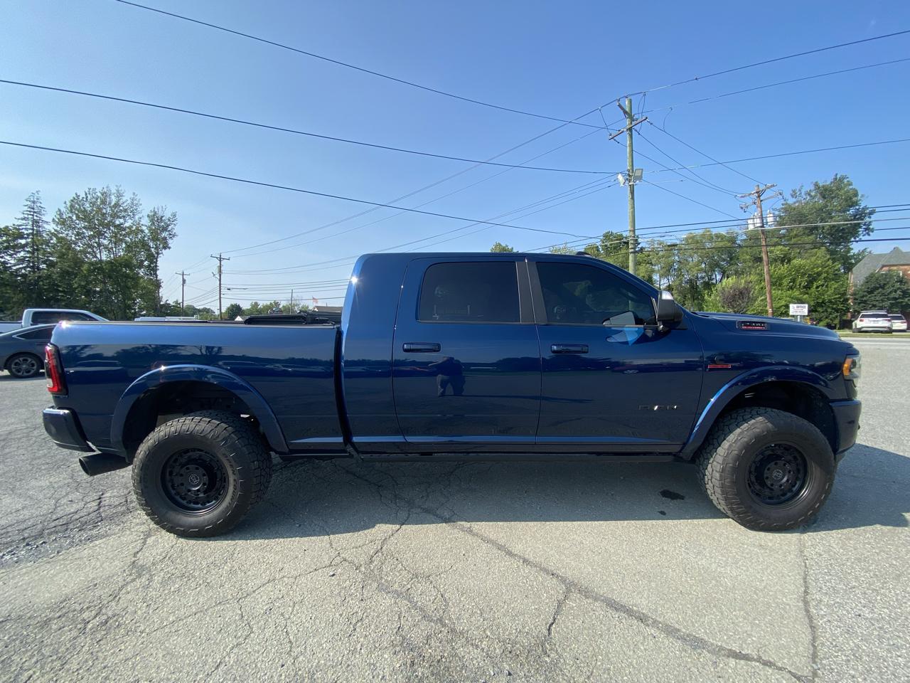 RAM 2500 Limited 4x4 Mega Cab 6'4" Box 2022
