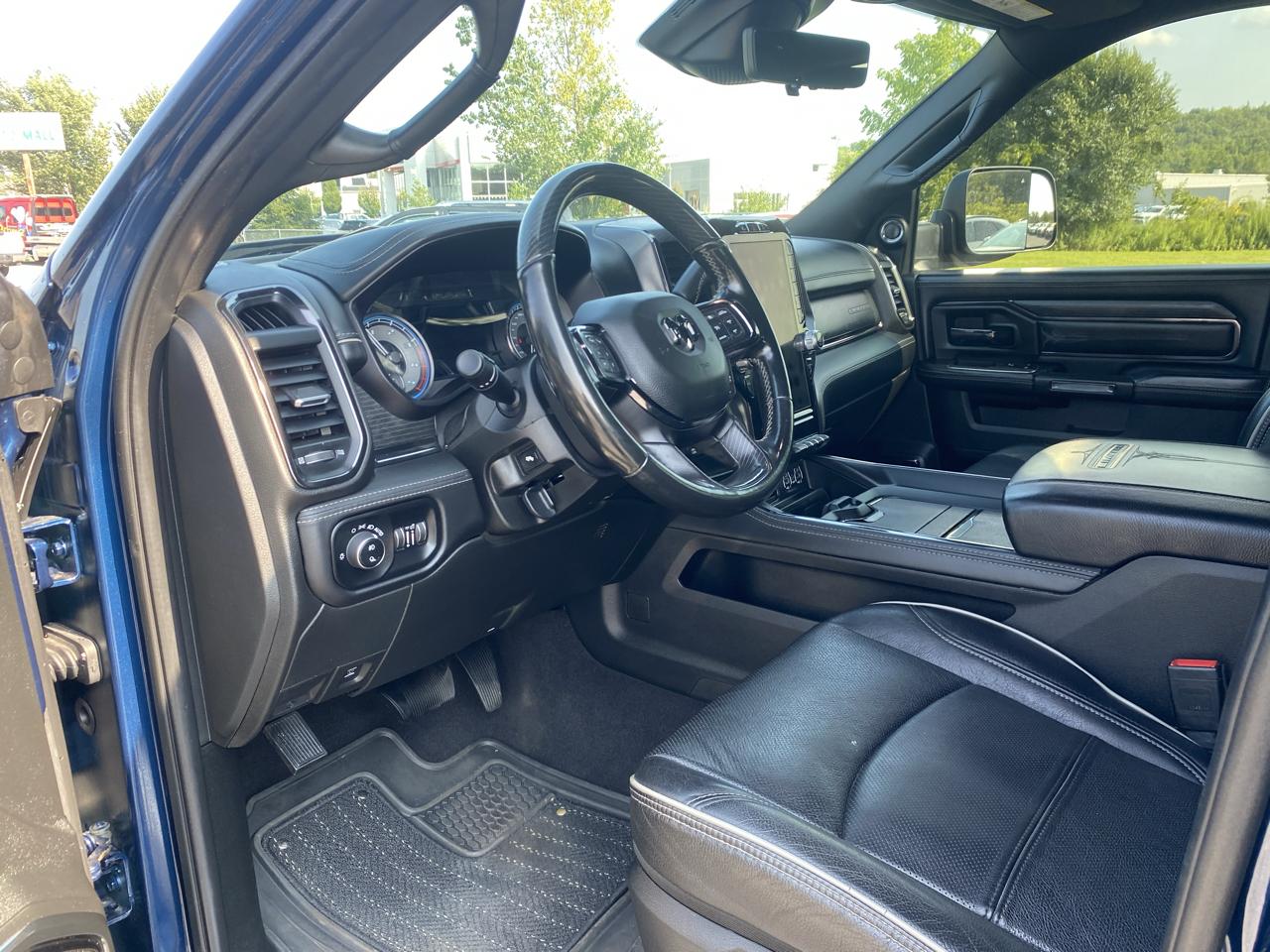 RAM 2500 Limited 4x4 Mega Cab 6'4" Box 2022