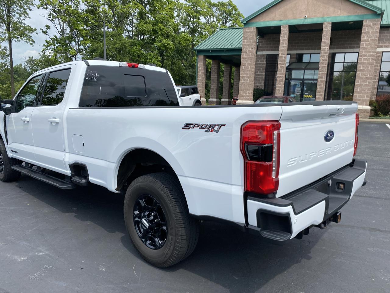 Ford Super Duty F-250 SRW XLT 4WD Crew Cab 8' Box 2023