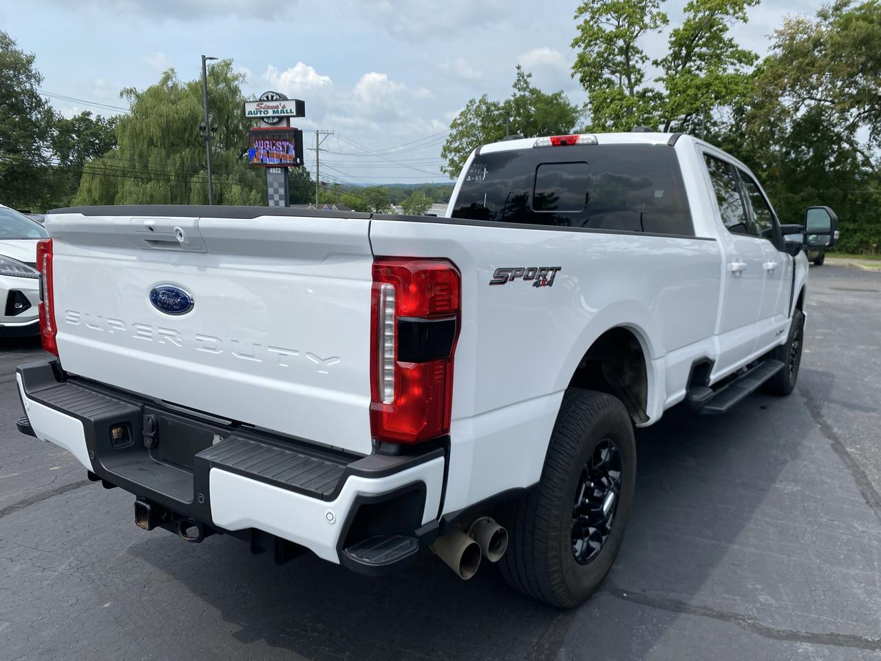 Ford Super Duty F-250 SRW XLT 4WD Crew Cab 8' Box 2023