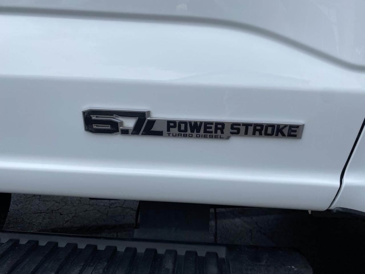 Ford Super Duty F-250 SRW XLT 4WD Crew Cab 8' Box 2023