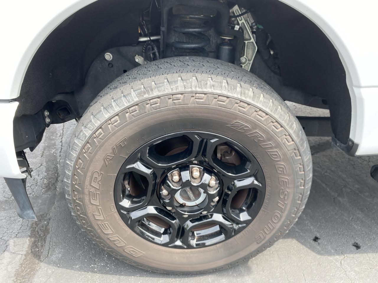 Ford Super Duty F-250 SRW XLT 4WD Crew Cab 8' Box 2023