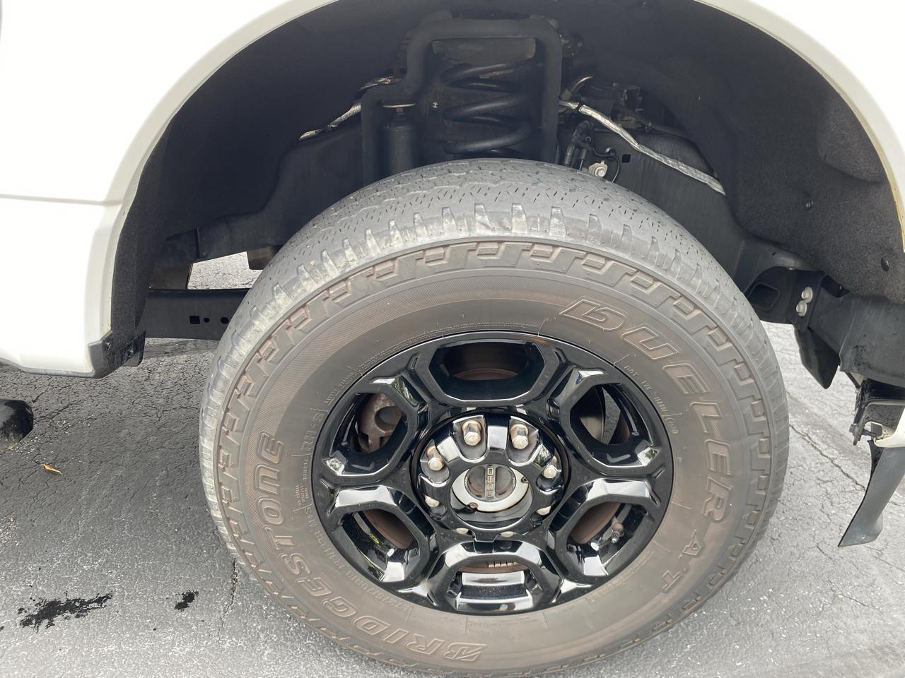 Ford Super Duty F-250 SRW XLT 4WD Crew Cab 8' Box 2023