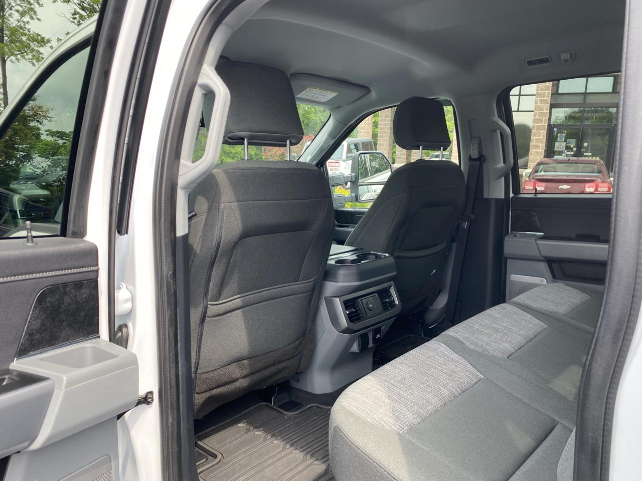 Ford Super Duty F-250 SRW XLT 4WD Crew Cab 8' Box 2023