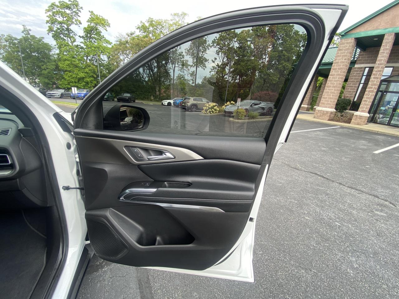 Chevrolet Traverse AWD 4dr LT w/2LT 2025