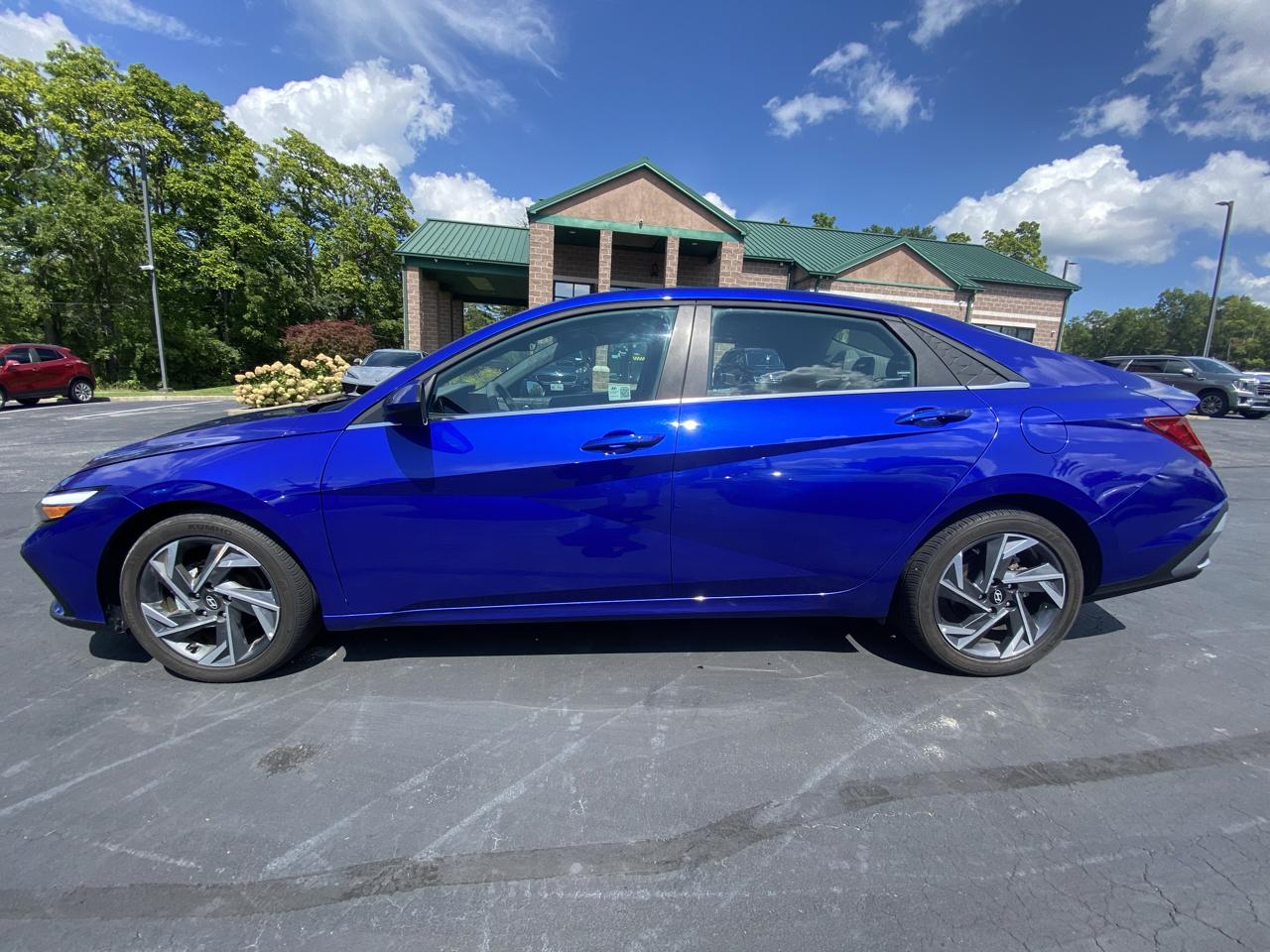 Hyundai Elantra SEL Convenience IVT 2025